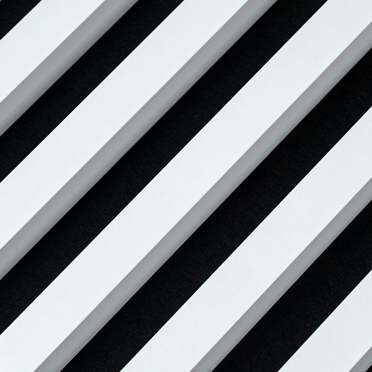 Panou Riflaj Decorativ Acustic, Alb, Baza Pâslă, 2600x400mm, 1,04m²