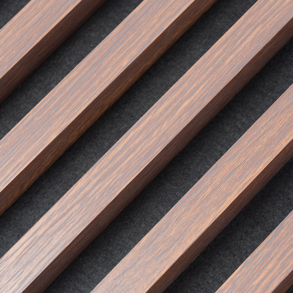 Panou Riflaj Decorativ Acustic, Nuc, Baza Pâslă, 2600x400mm, 1,04m²